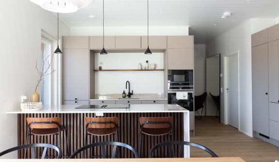 Puustelli saareke keittiö