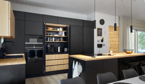 Puustelli saareke keittiö musta Beatankuja Masku